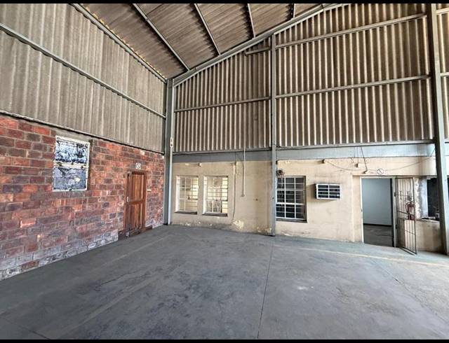 INDUSTRIAL PROPERTY TO RENT IN NORTH END